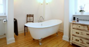Ein typisches Badezimmer im Landhausstil