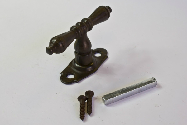 Antiker Fenstergriff aus Eisen | Breite: 40 mm | Höhe: 90 mm Fenstergriff Eisen antik Breite 40mm Hoehe 90mm