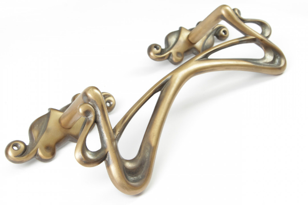 Türgriff im Jugendstil aus massivem Messing (patiniert) Jugendstil Tuergriff aus massivem Messing patiniert