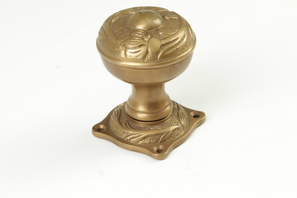 Drehbarer Türknauf im Jugendstil aus massivem Messing (patiniert) Jugendstil Tuerknauf drehbar aus massivem Messing patiniert