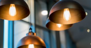 Ob ein- oder mehrflammig - Lampen aus Kupfer sind ein echter Blickfang
