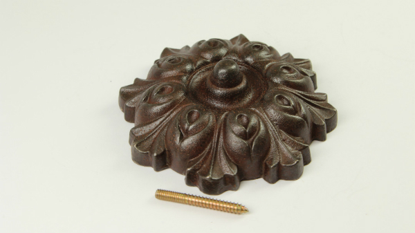 Zierrosette Eisen inklusive Stockschraube antik