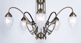Jugendstil Kronleuchter als Blickfang