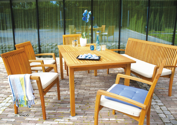 Gartentisch-Robinie-Verno
