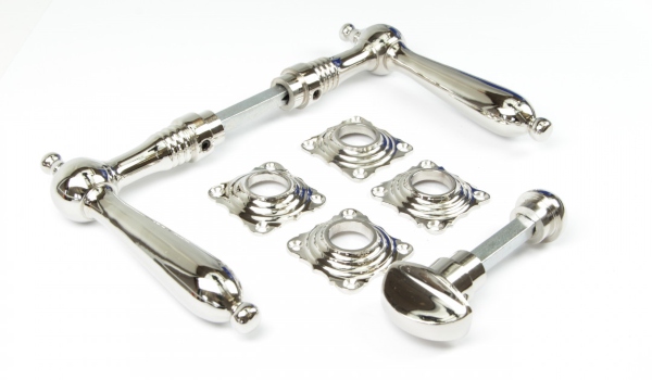 drueckerset-biedermeier-nickel-glanz-mit-rosetten-wc-verschluss-4829