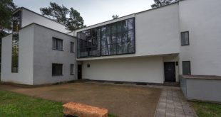 Bauhaus: Einrichtung und Geschichte